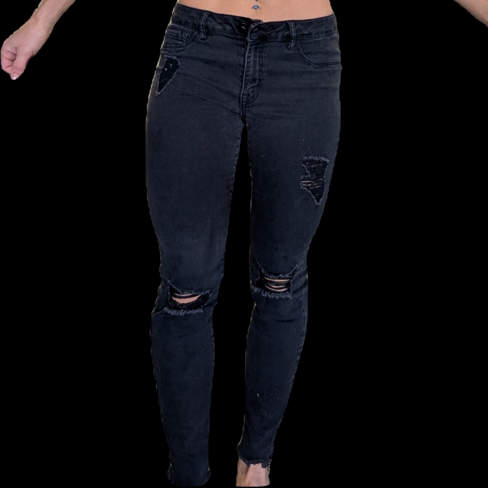 Refuge Black Distressed Jeans